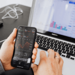 Edinei Jara de Oliveira explica como a inteligência artificial se tornou um dos principais motores de produtividade nas economias desenvolvidas.