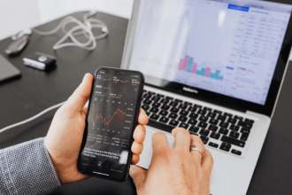 Edinei Jara de Oliveira explica como a inteligência artificial se tornou um dos principais motores de produtividade nas economias desenvolvidas.