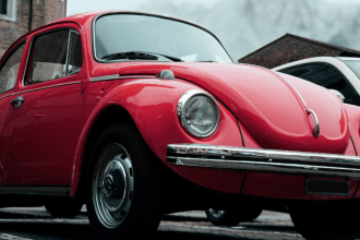 Vale a pena investir em carros antigos? Marcio Pires de Moraes analisa os riscos e oportunidades.