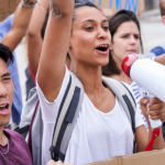 Protesto de policiais em São Paulo pressiona Tarcísio e reacende debate sobre reajuste salarial e segurança pública