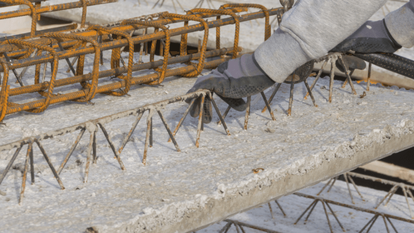 Entenda com Valderci Malagosini Machado como a integração entre projeto estrutural e arquitetônico evita retrabalhos e assegura eficiência na execução de lajes pré-fabricadas.