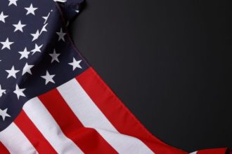 Roteiristas e Inteligência Artificial: por que sindicatos dos EUA defendem pagamento pelo treinamento de IA