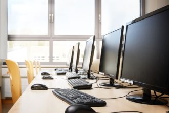 Sindicato ADUFG promove curso de informática e inteligência artificial para aposentados e pensionistas