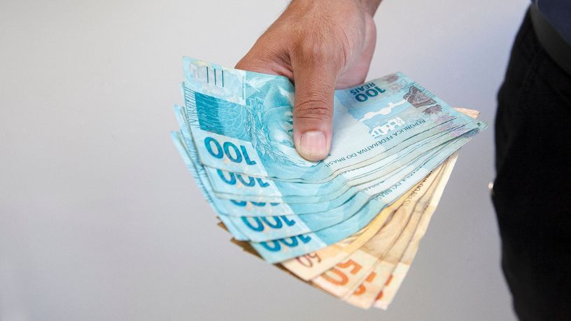 Escala 6x1 na economia brasileira e o debate trabalhista: sindicatos, governo Lula e a reorganização da jornada de trabalho